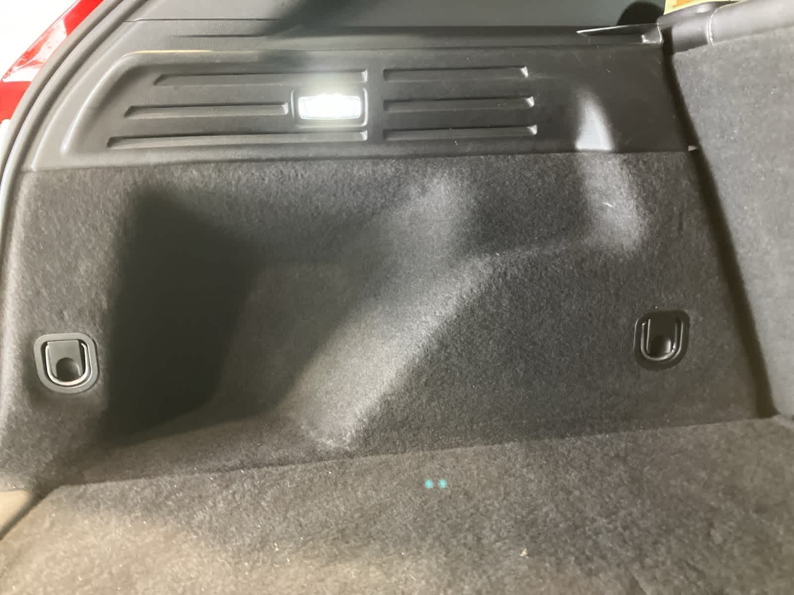 Thumbnail: 2021 Cadillac XT4 - 32