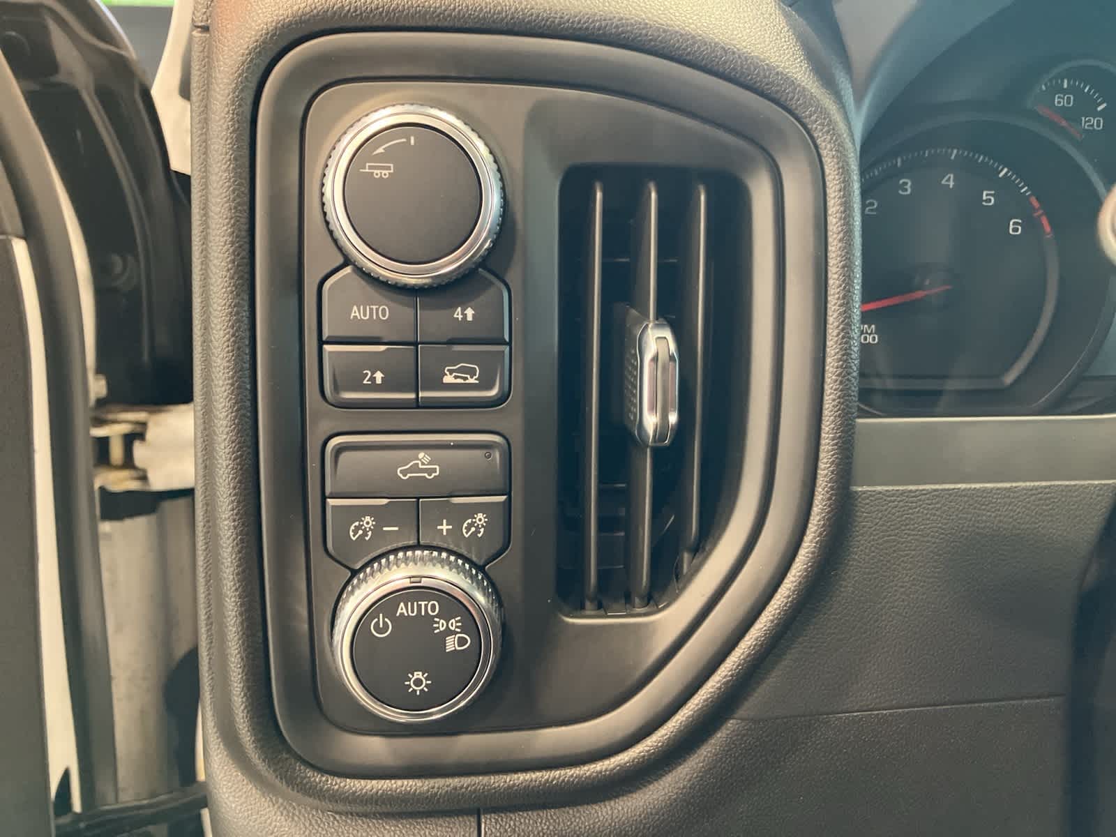 Thumbnail: 2023 GMC Sierra 1500 - 14