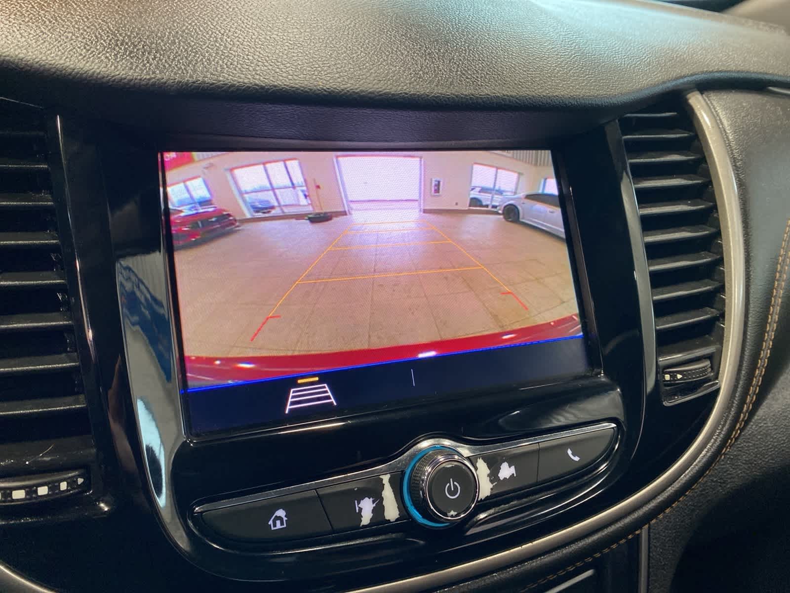 Thumbnail: 2020 Chevrolet Trax - 22