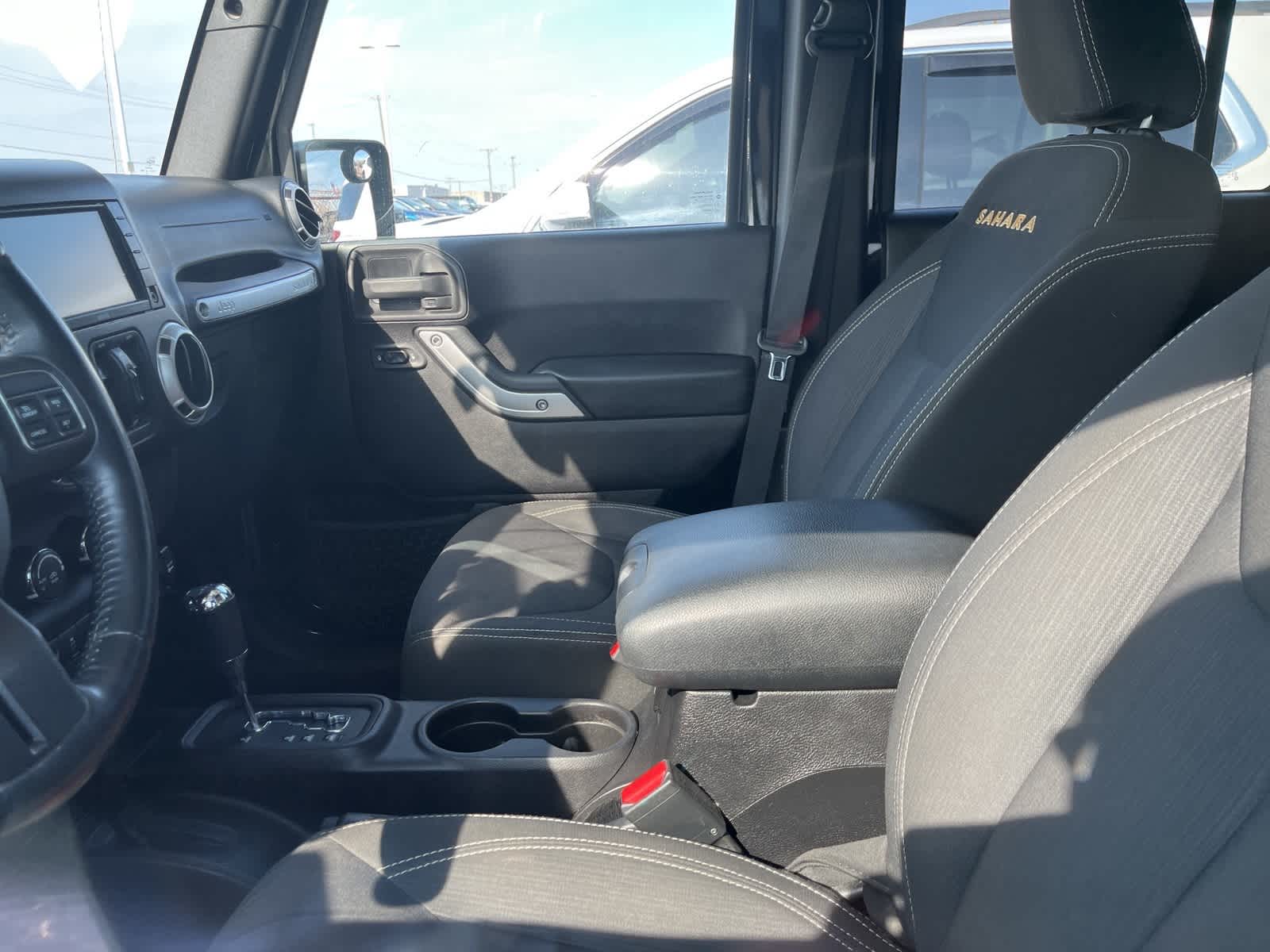 Thumbnail: 2016 Jeep Wrangler - 23