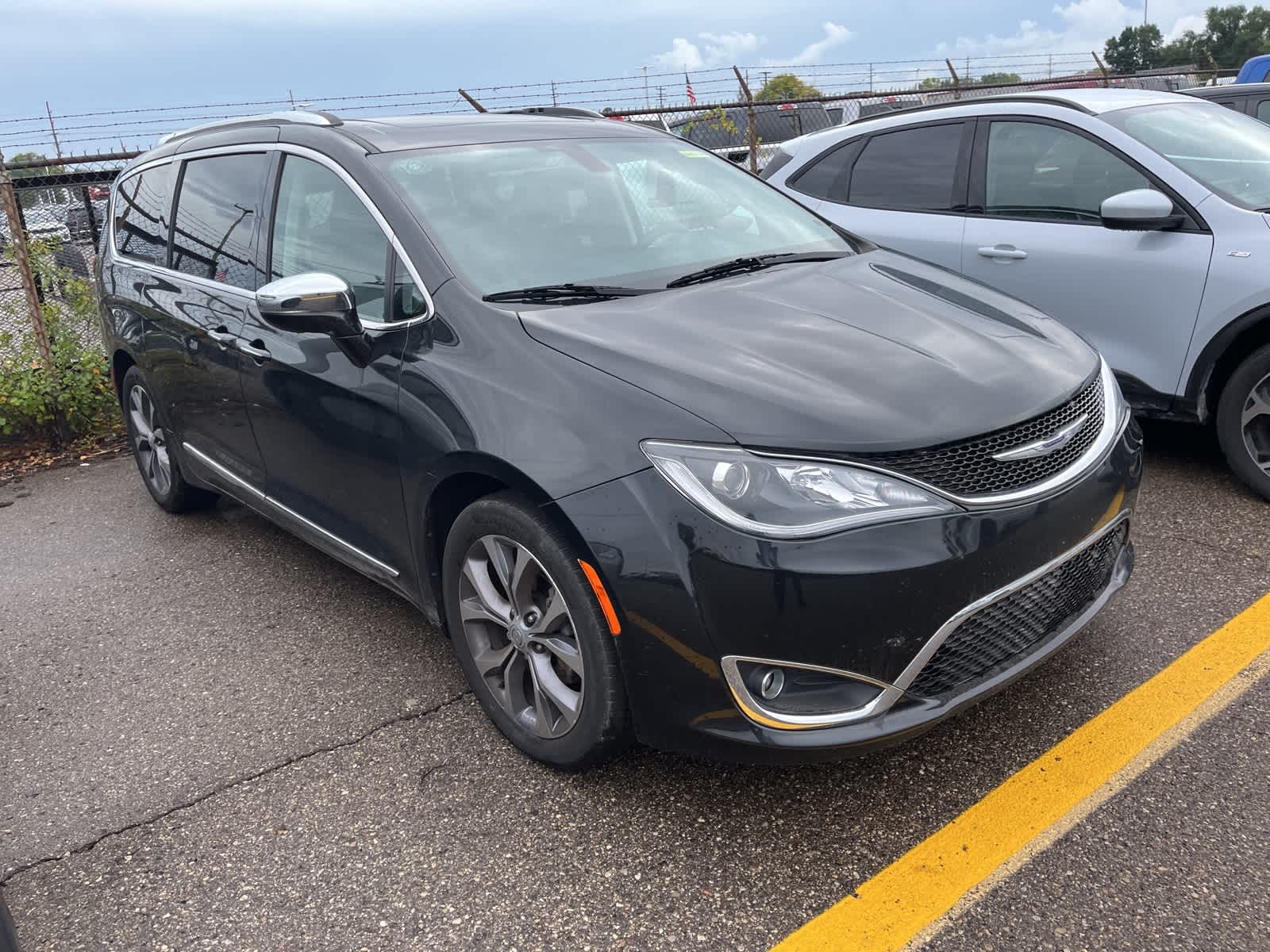 Thumbnail: 2020 Chrysler Pacifica - 18