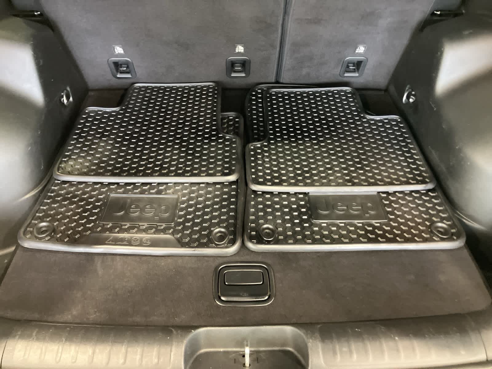 Thumbnail: 2020 Jeep Cherokee - 28