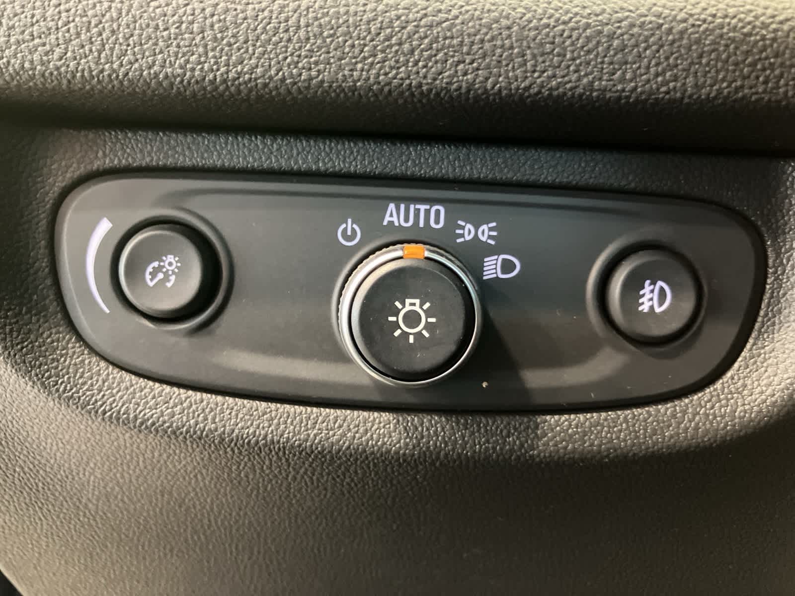 Thumbnail: 2018 Buick Regal - 16