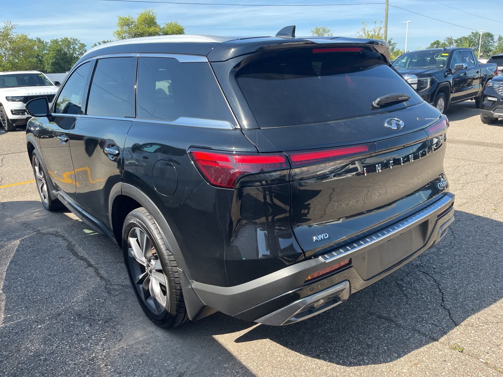 Thumbnail: 2022 INFINITI QX60 - 8