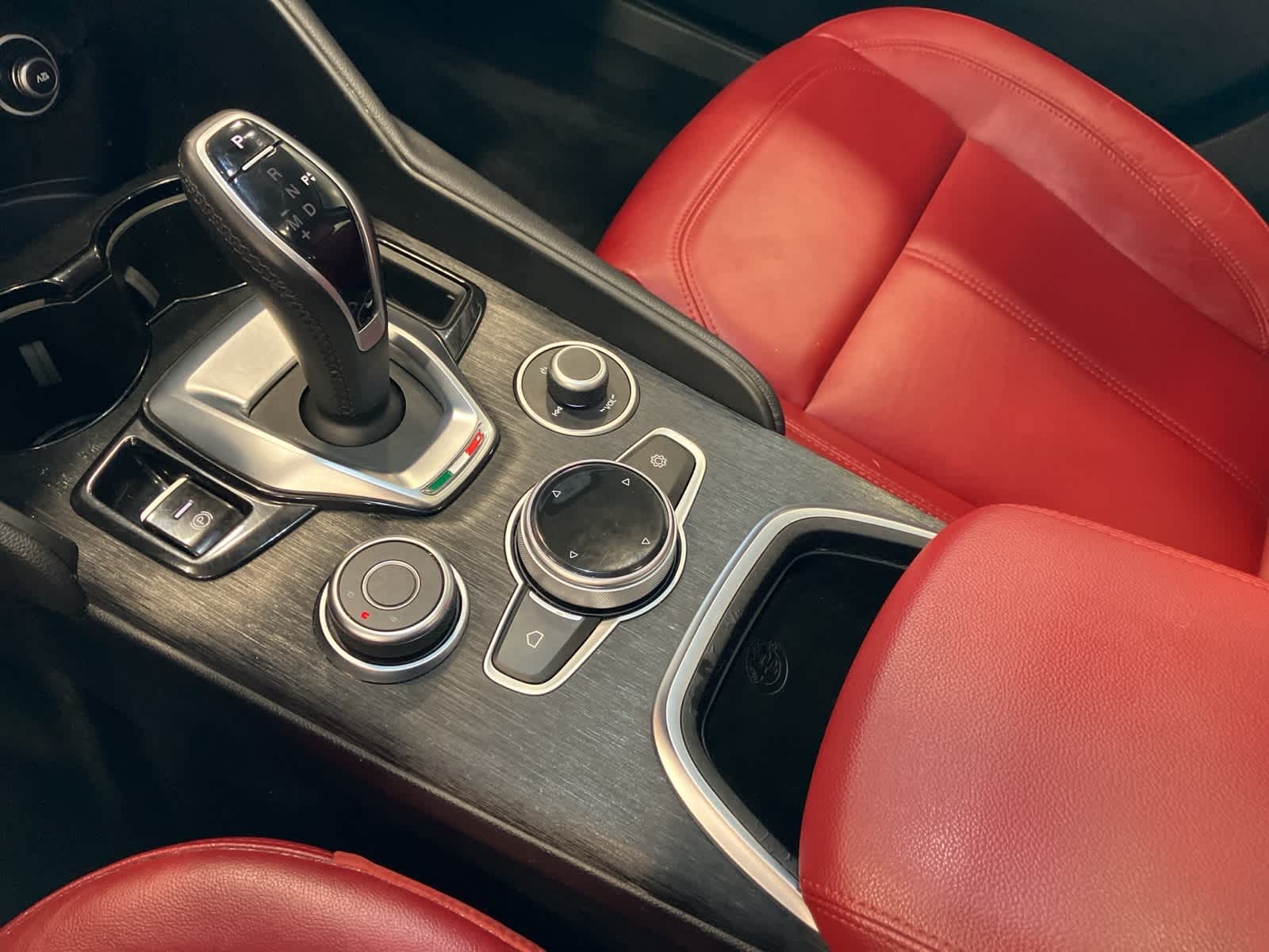 Thumbnail: 2020 Alfa Romeo Giulia - 17