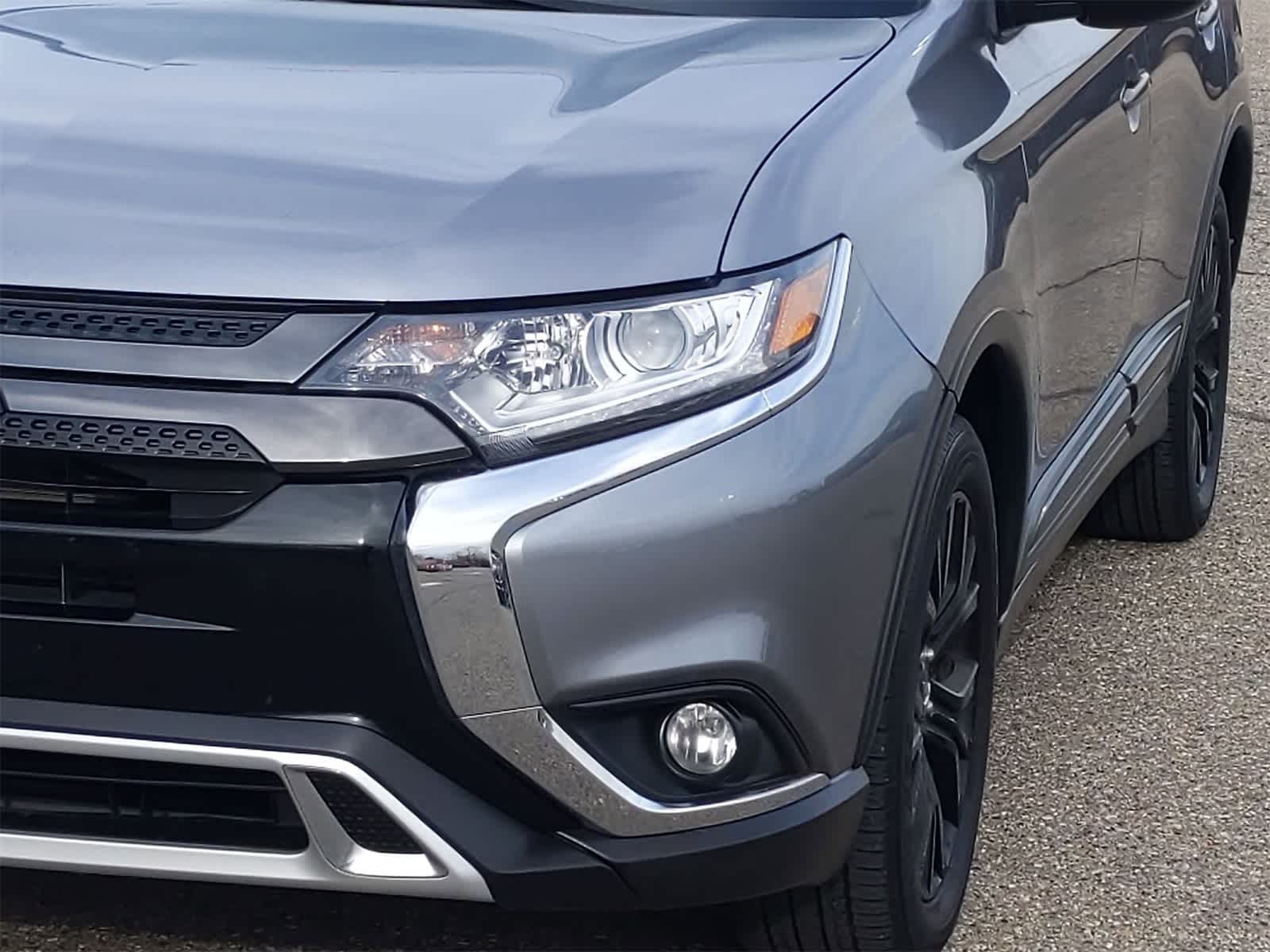 2019 Mitsubishi Outlander LE 11