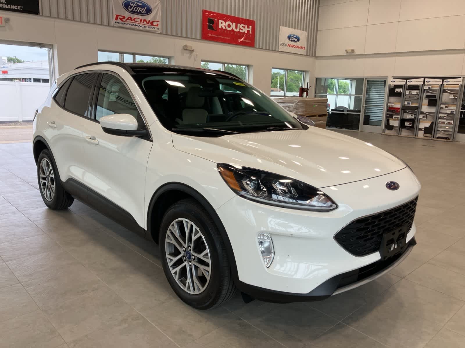 Thumbnail: 2022 Ford Escape - 3