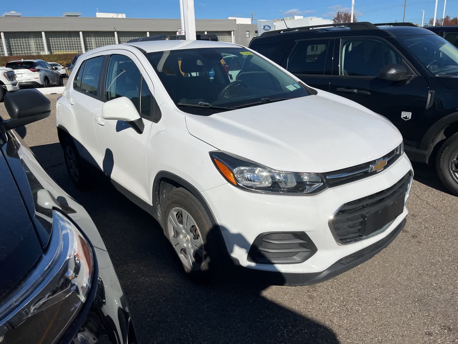 Thumbnail: 2017 Chevrolet Trax - 16