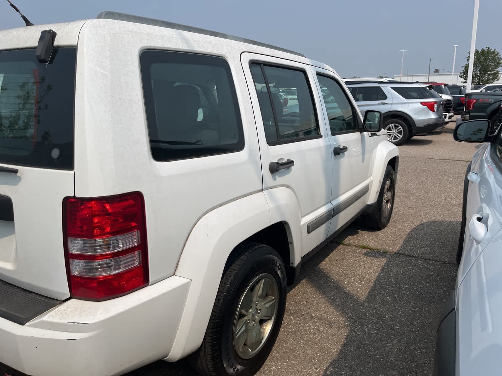 Thumbnail: 2012 Jeep Liberty - 10