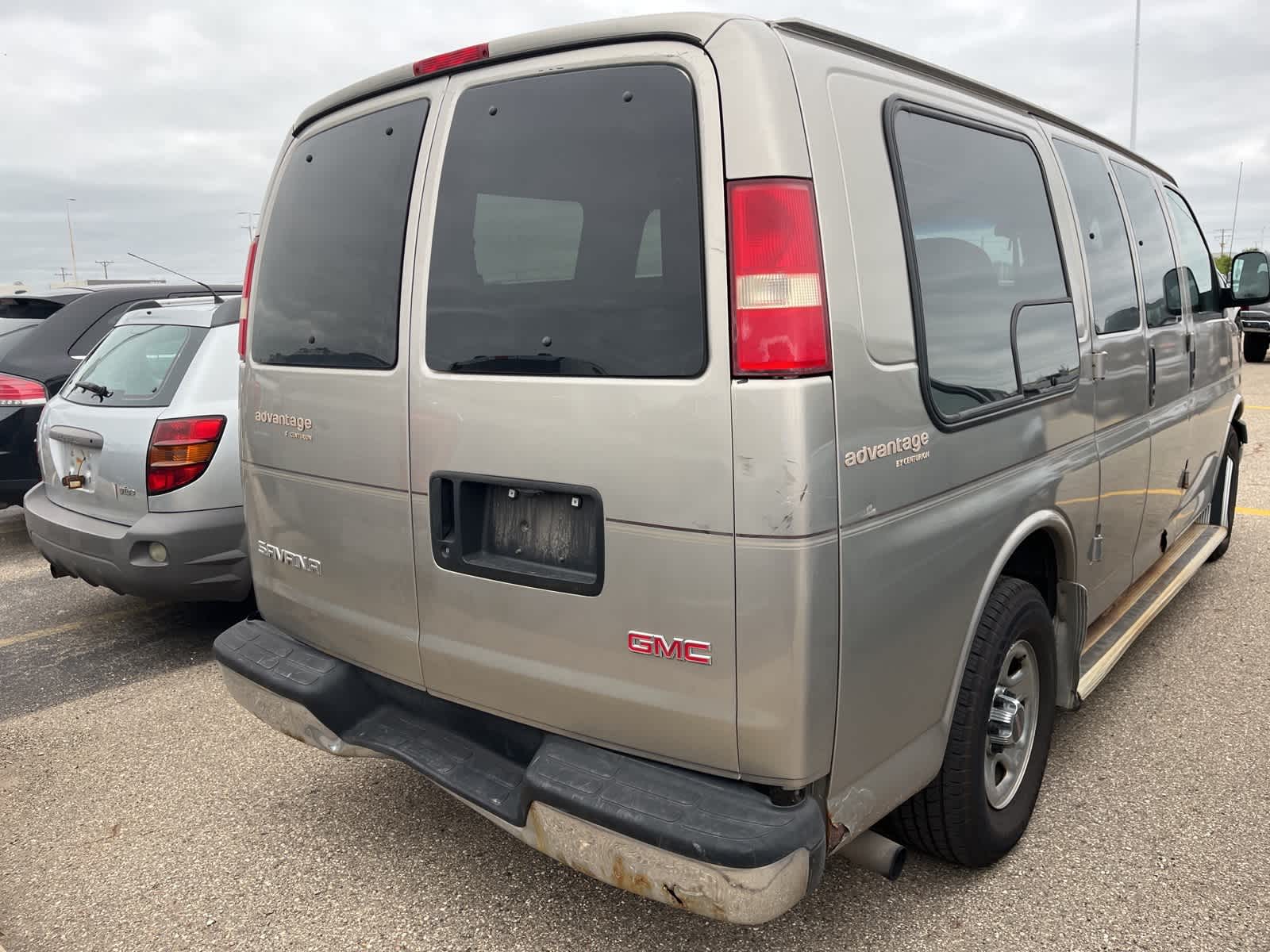 Thumbnail: 2004 GMC Savana - 13