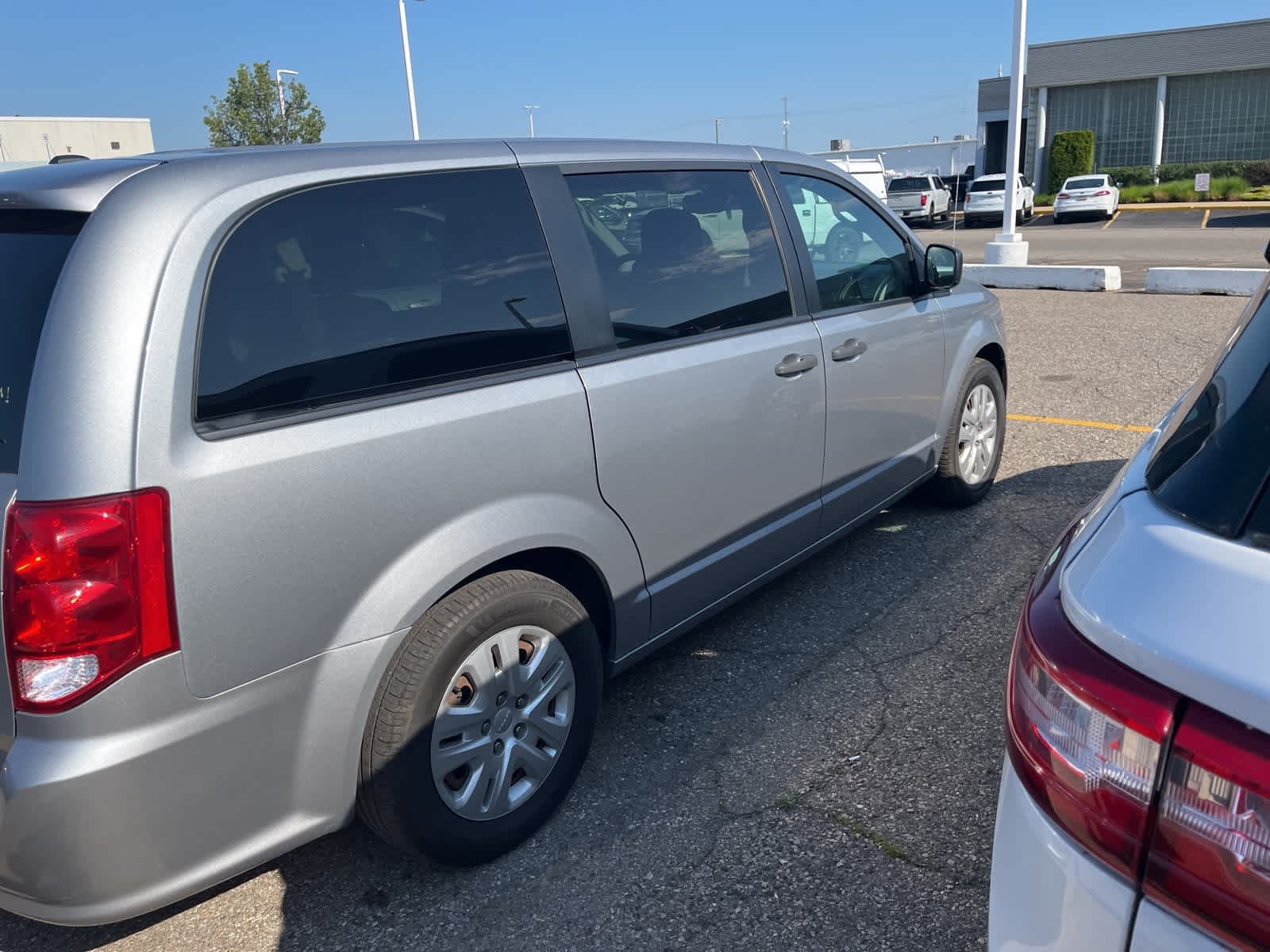 Thumbnail: 2019 Dodge Grand Caravan - 17