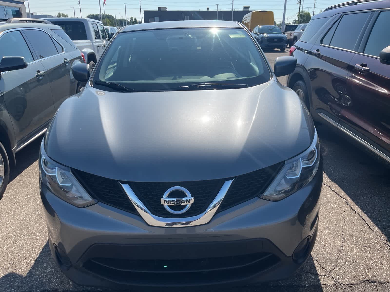 Thumbnail: 2017 Nissan Rogue Sport - 21