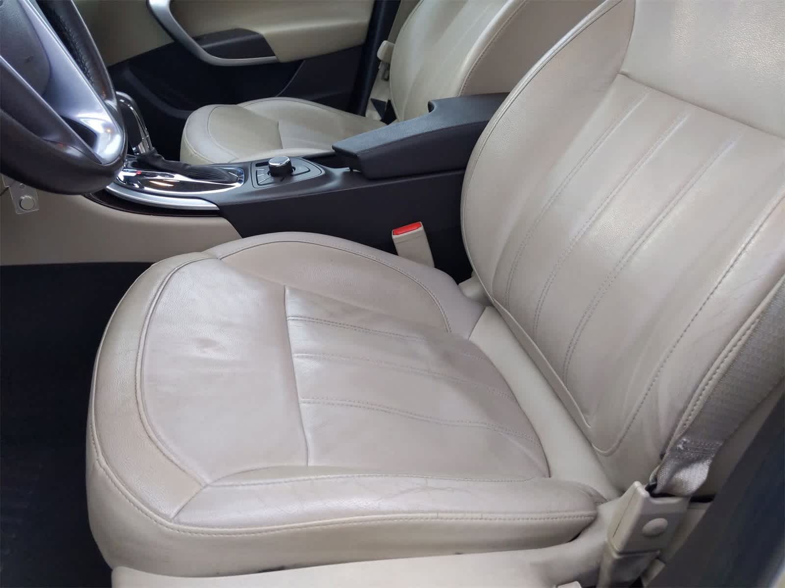 2011 Buick Regal CXL Turbo 16