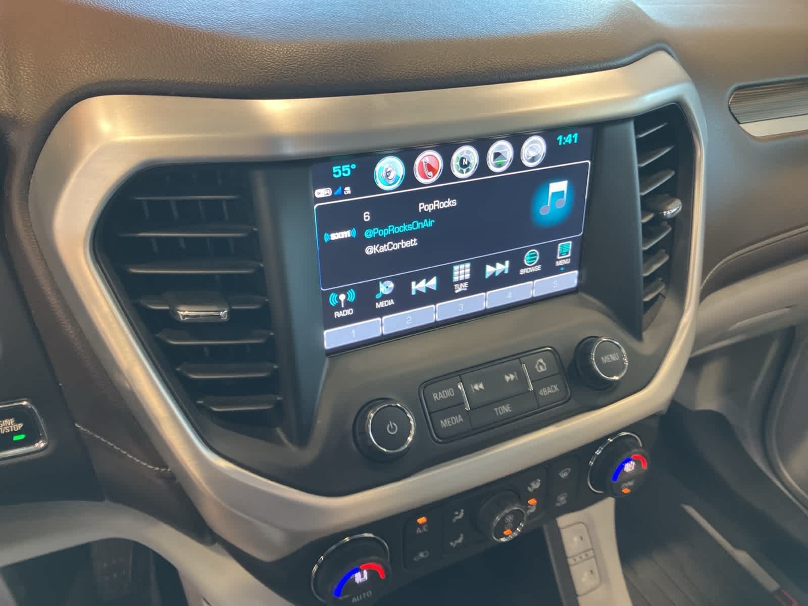 Thumbnail: 2017 GMC Acadia - 23