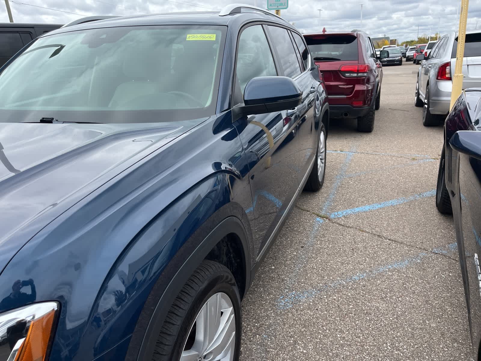 Thumbnail: 2019 Volkswagen Atlas - 4