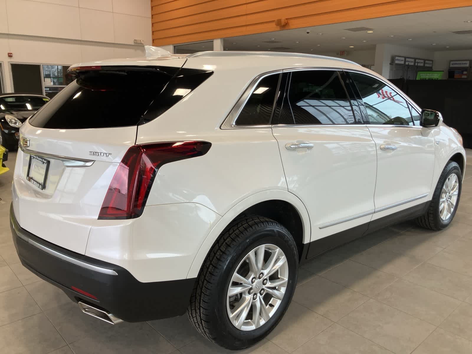 Thumbnail: 2022 Cadillac XT5 - 5