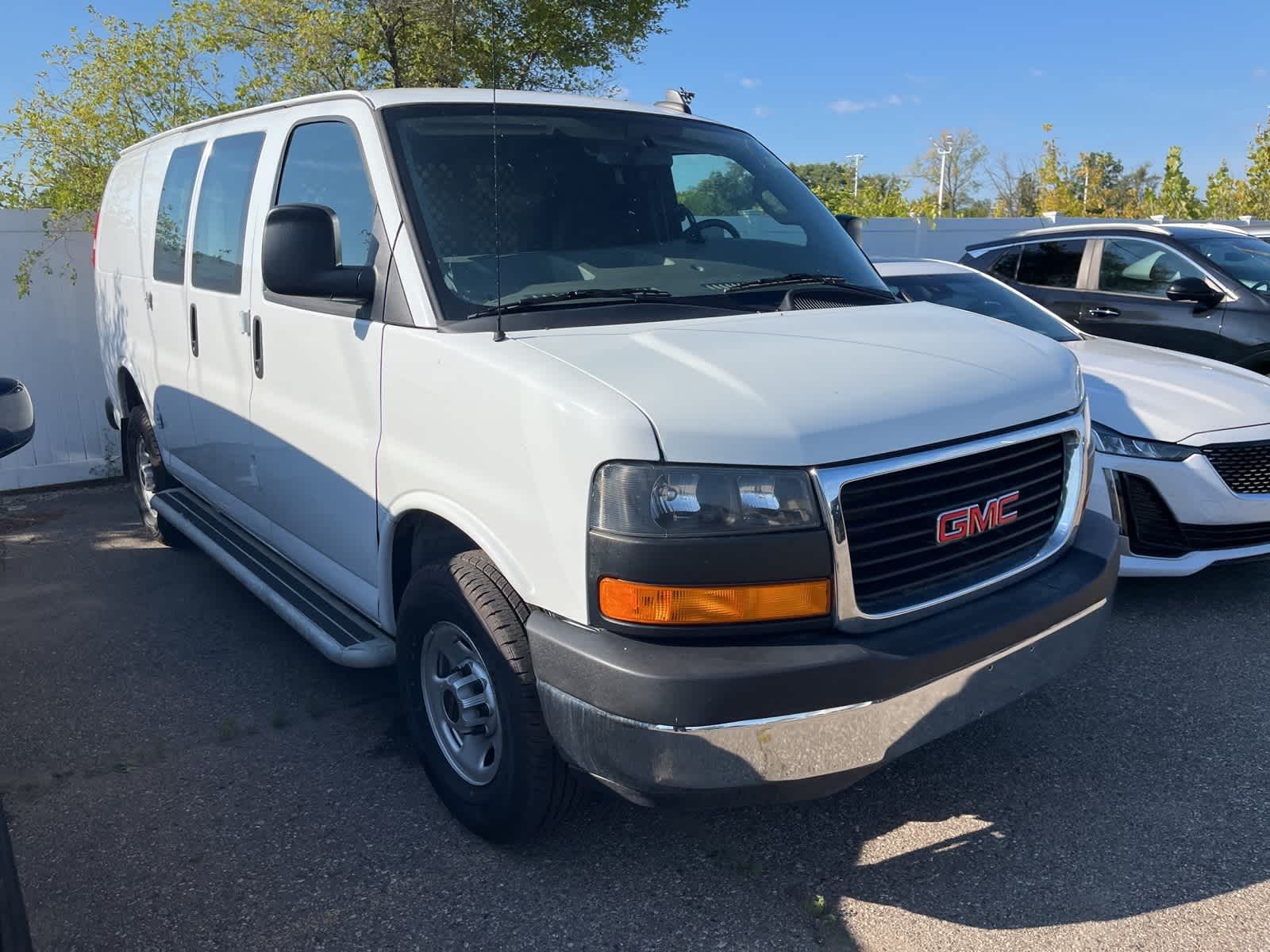 Thumbnail: 2023 GMC Savana - 17