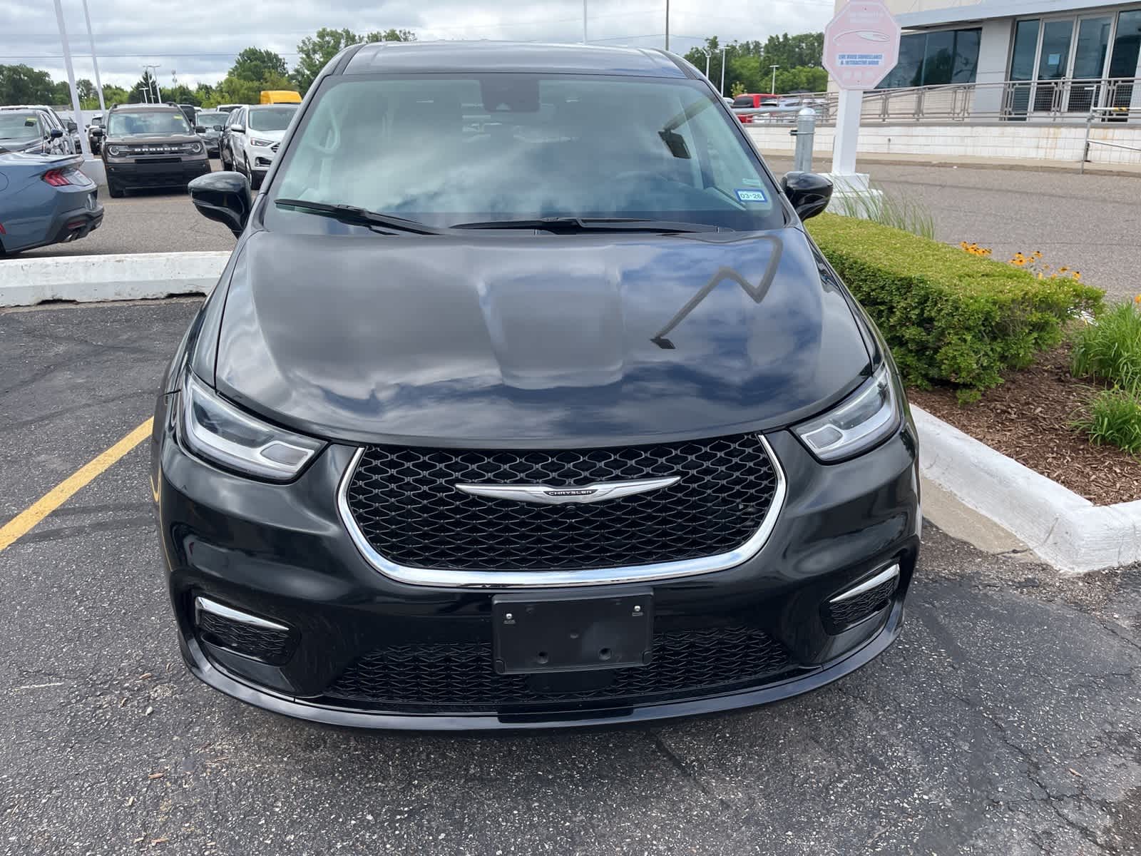 Thumbnail: 2024 Chrysler Pacifica - 19