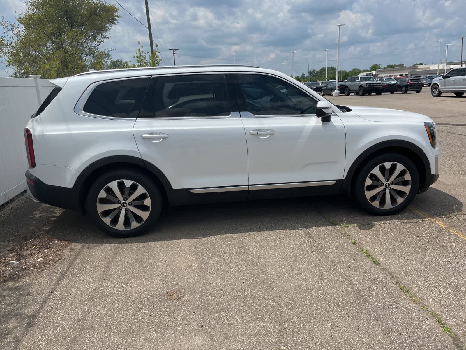 2020 Kia Telluride S 14