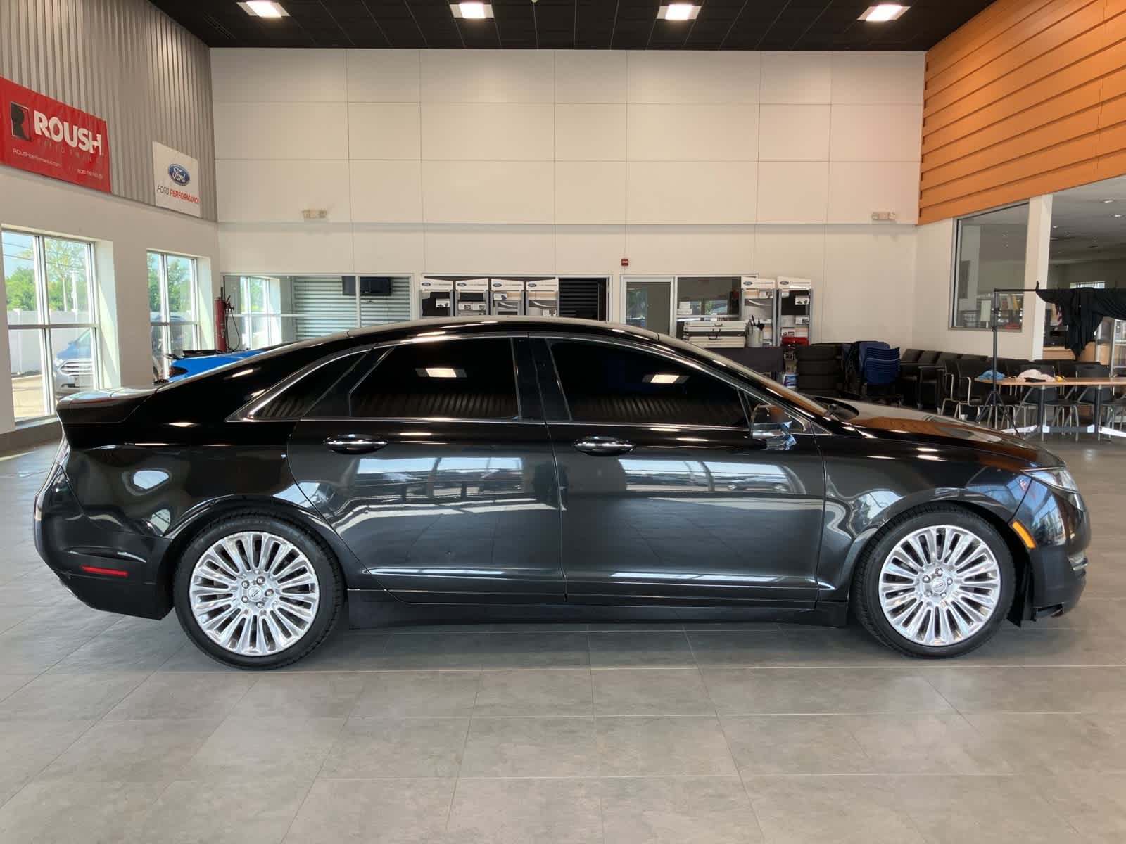 Thumbnail: 2016 Lincoln MKZ - 4