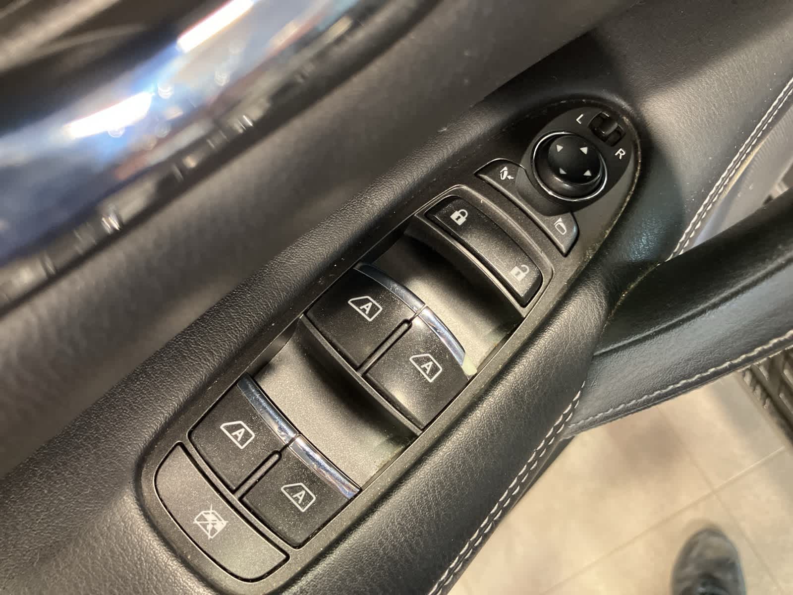 Thumbnail: 2015 INFINITI QX80 - 16