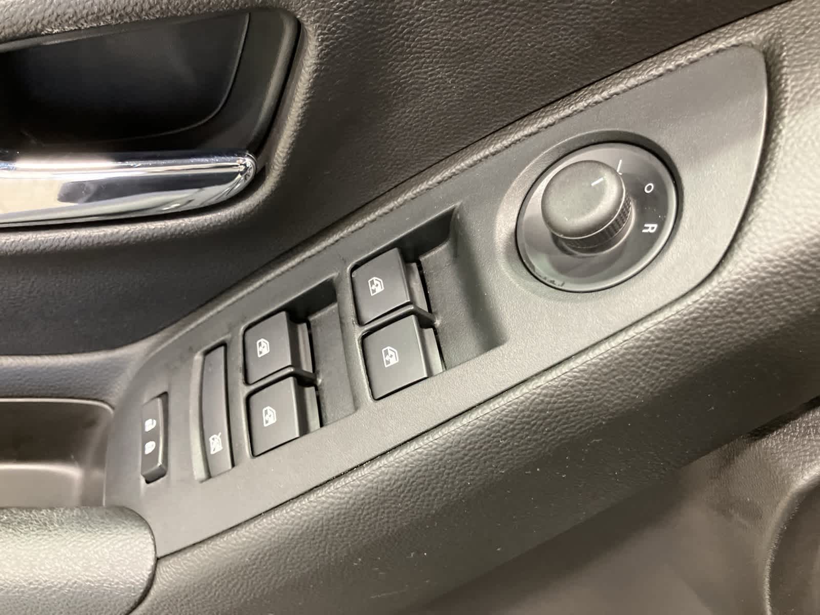 Thumbnail: 2018 Chevrolet Trax - 12