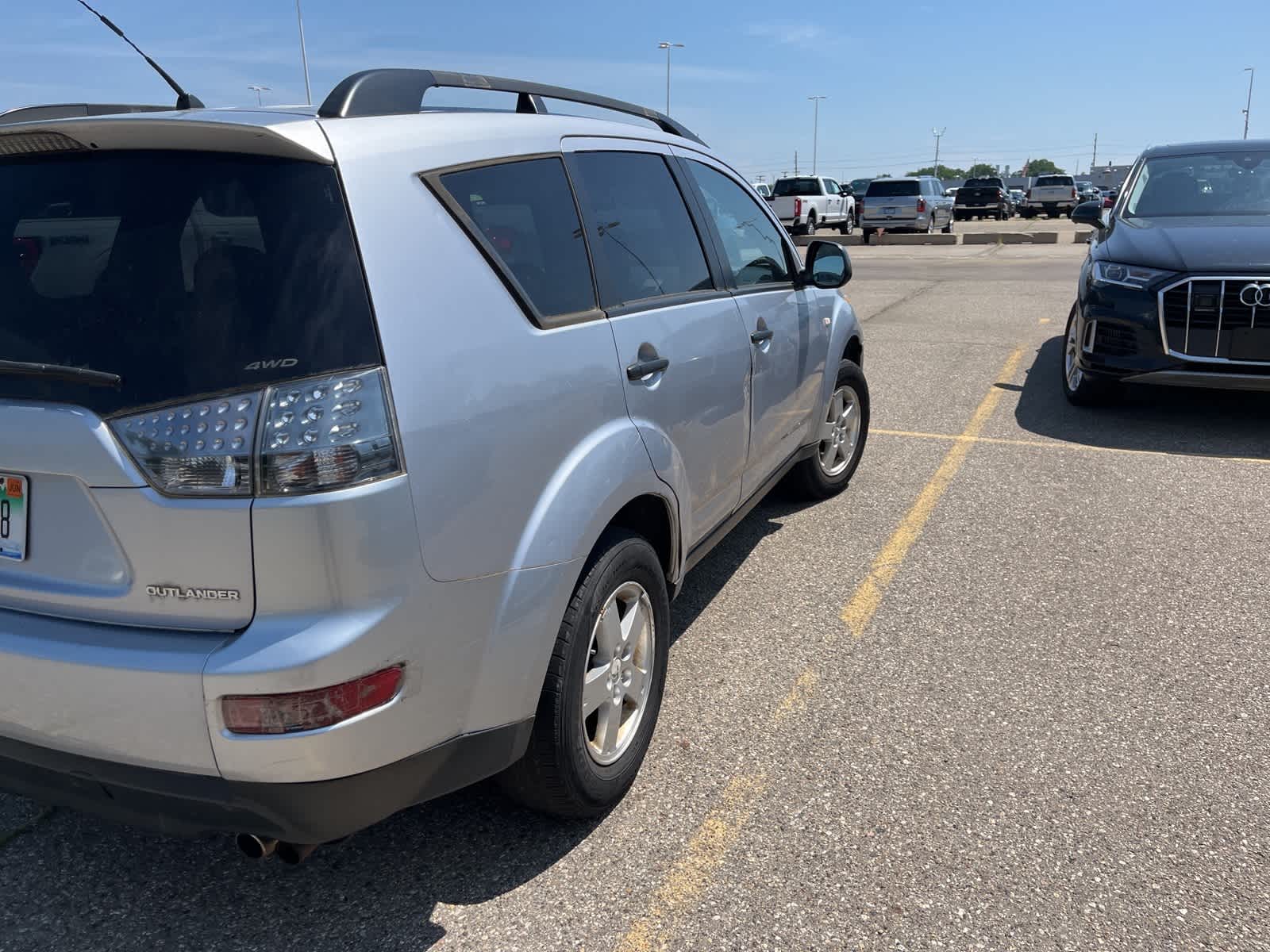 Thumbnail: 2007 Mitsubishi Outlander - 9