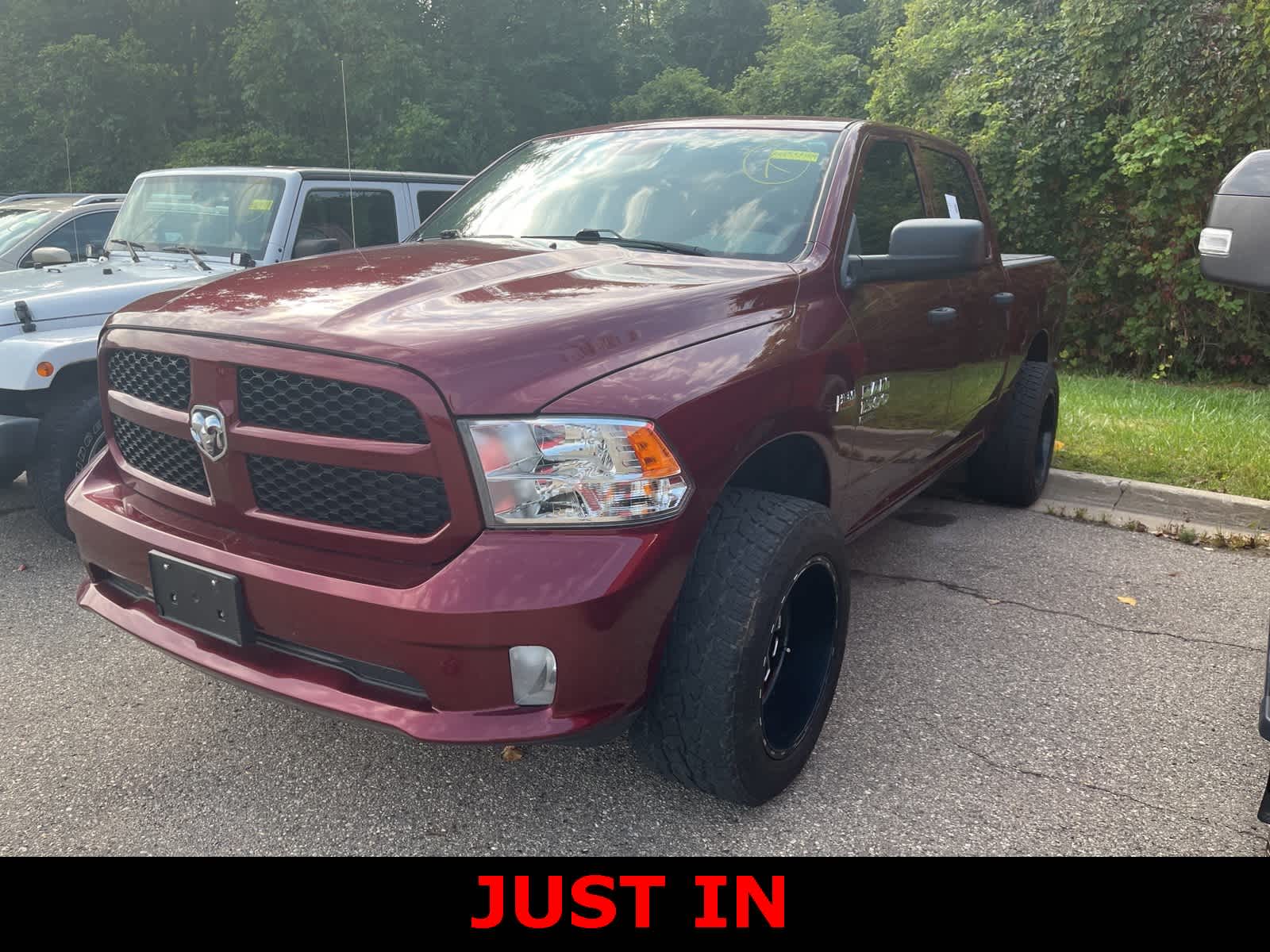 Thumbnail: 2019 RAM 1500 Classic - 1