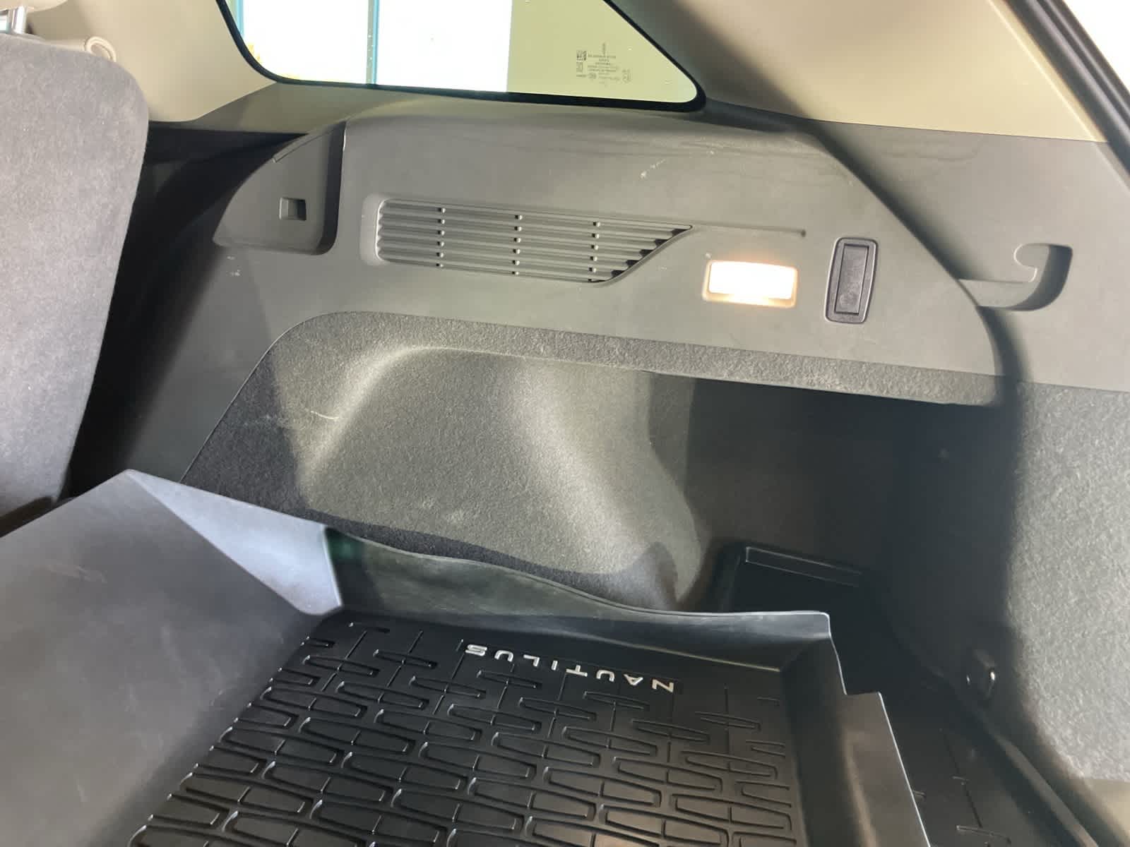 Thumbnail: 2024 Lincoln Nautilus - 38