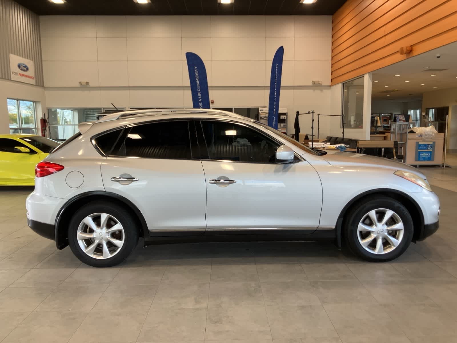 Thumbnail: 2010 INFINITI EX35 - 4