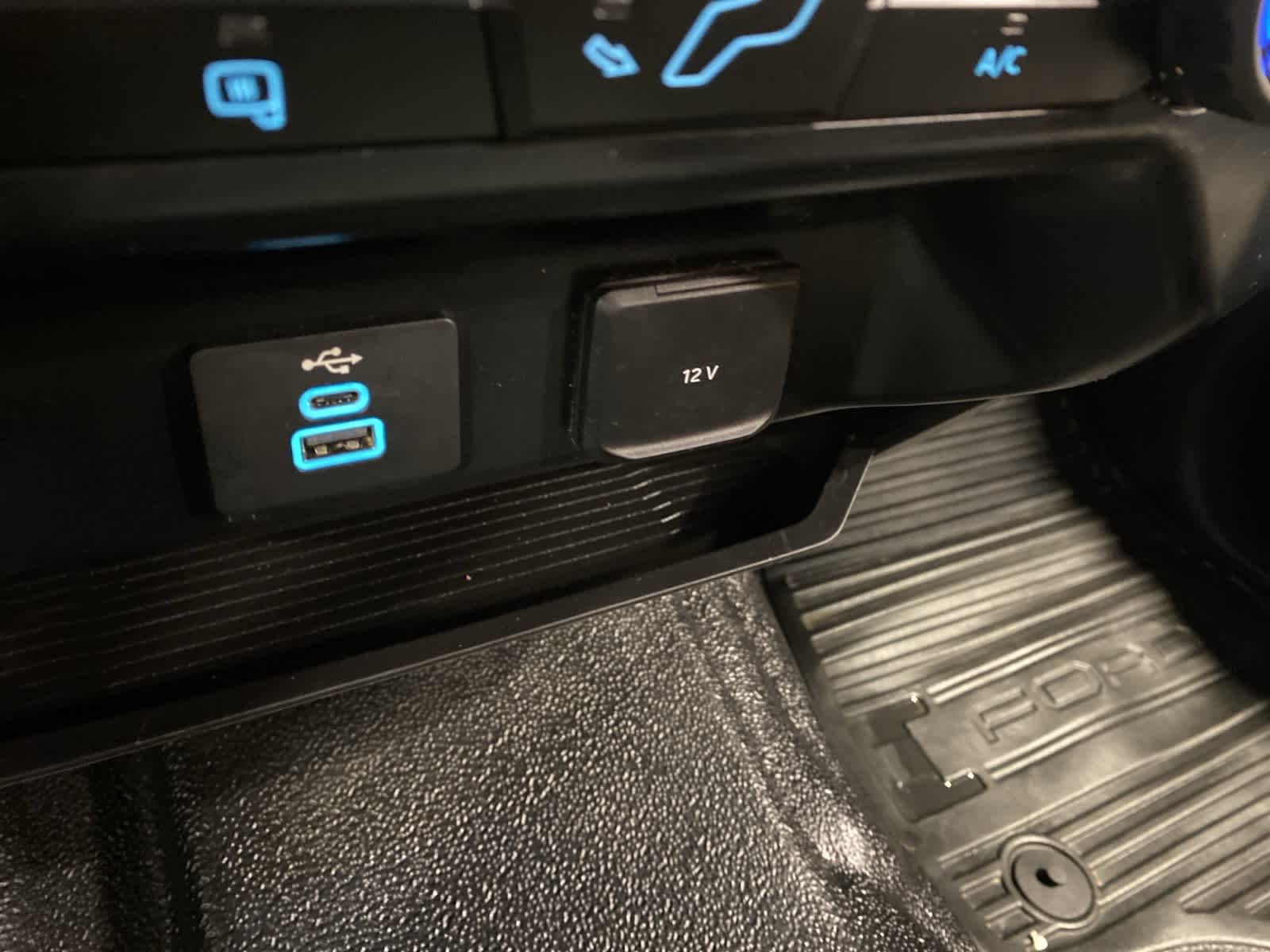 Thumbnail: 2024 Ford Econoline - 24