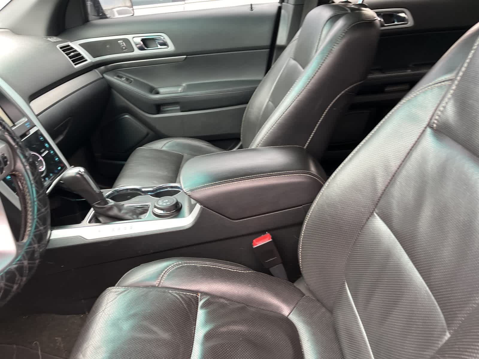 Thumbnail: 2015 Ford Explorer - 25