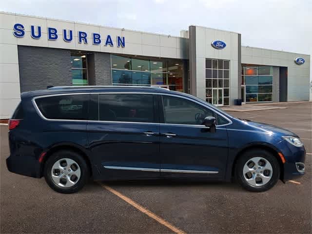 2017 Chrysler Pacifica Touring-L 6