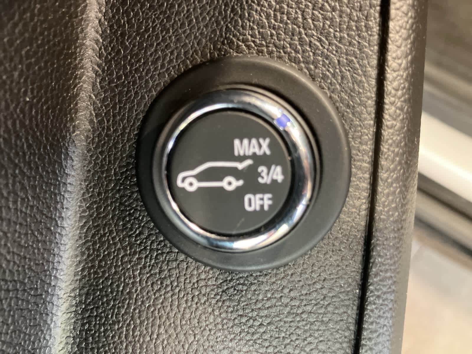 Thumbnail: 2018 Chevrolet Traverse - 15