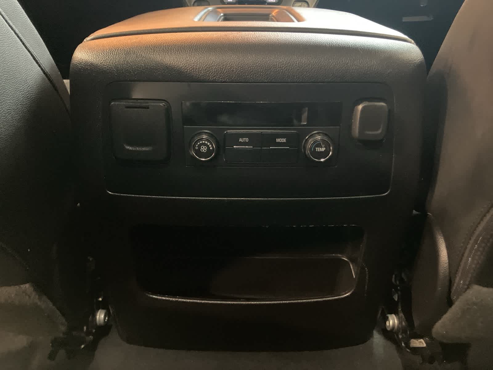 Thumbnail: 2019 Chevrolet Tahoe - 26