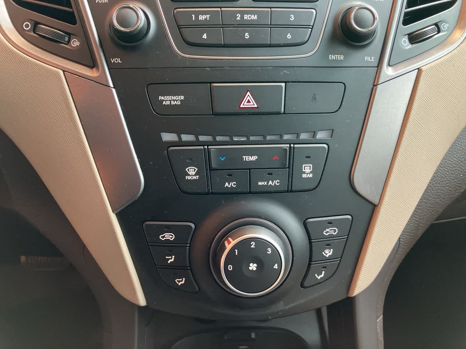 2016 Hyundai Santa Fe Sport 2.0T 14