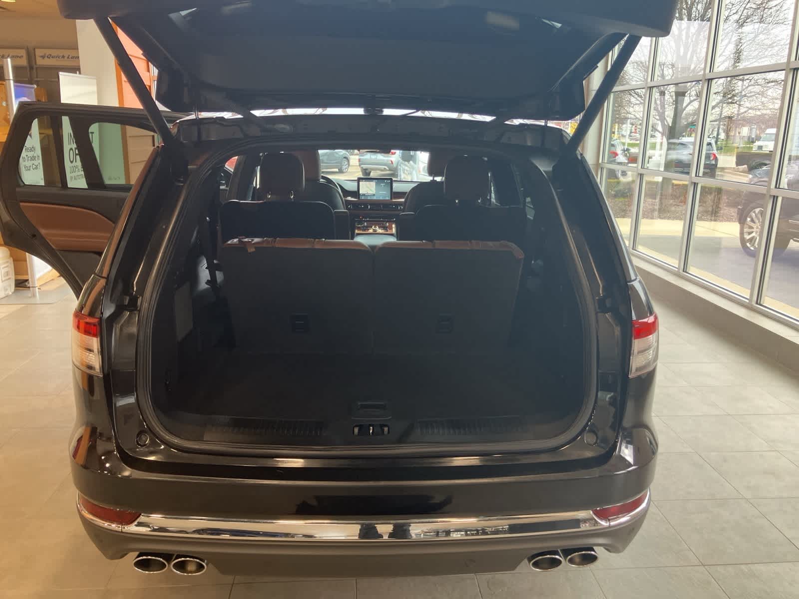 Thumbnail: 2023 Lincoln Aviator - 25