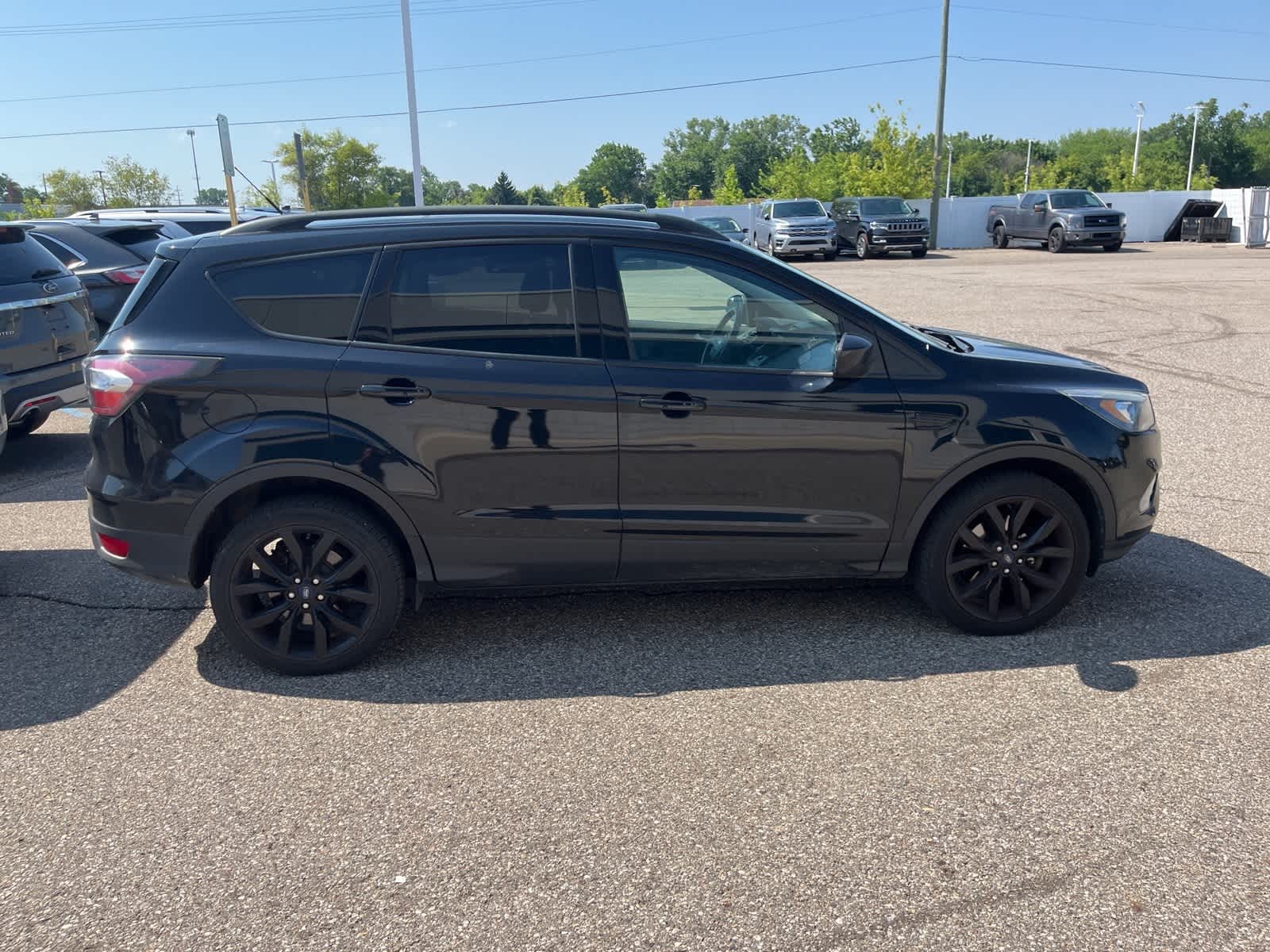 Thumbnail: 2017 Ford Escape - 14