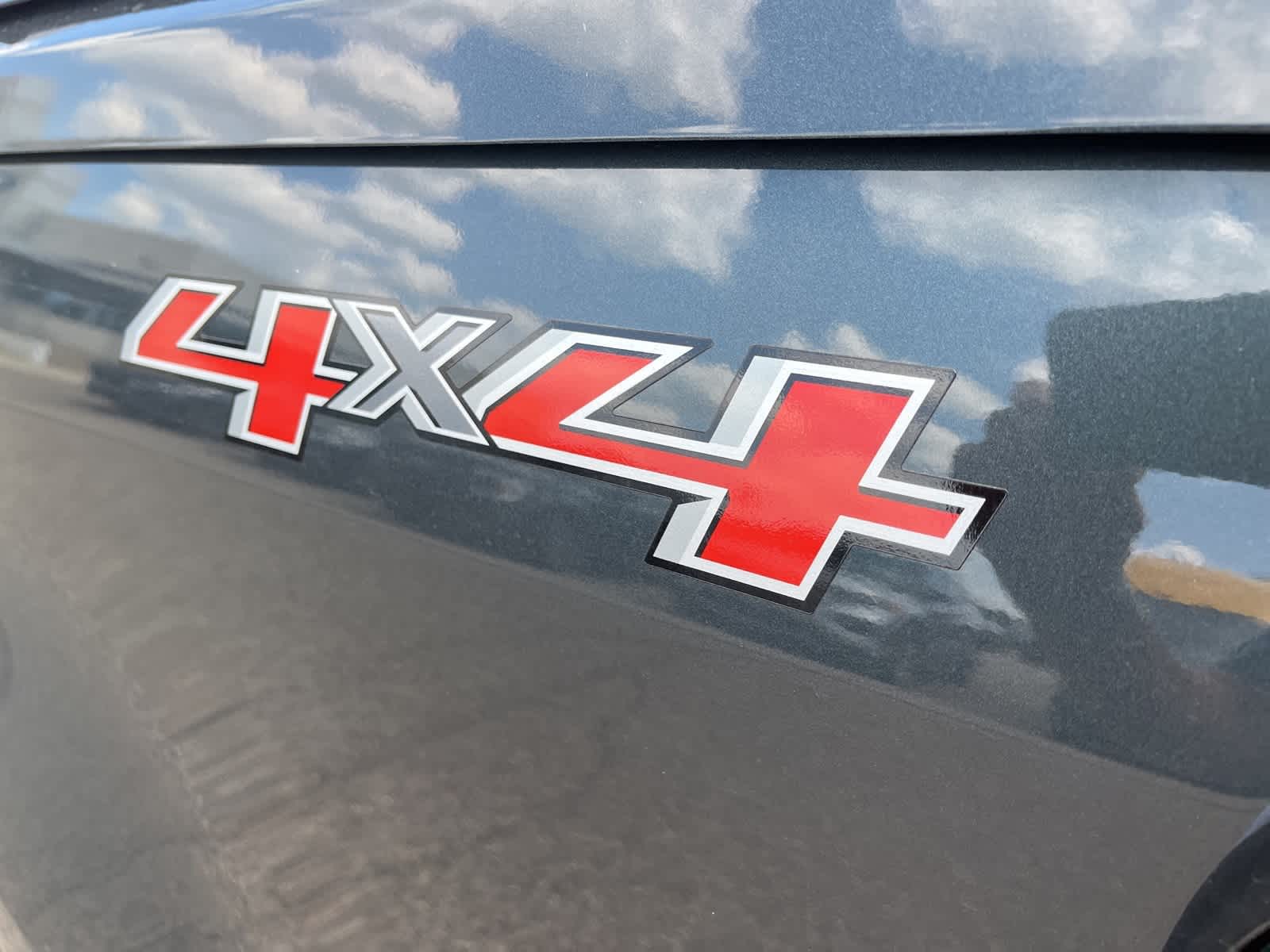 Thumbnail: 2017 Chevrolet Colorado - 12