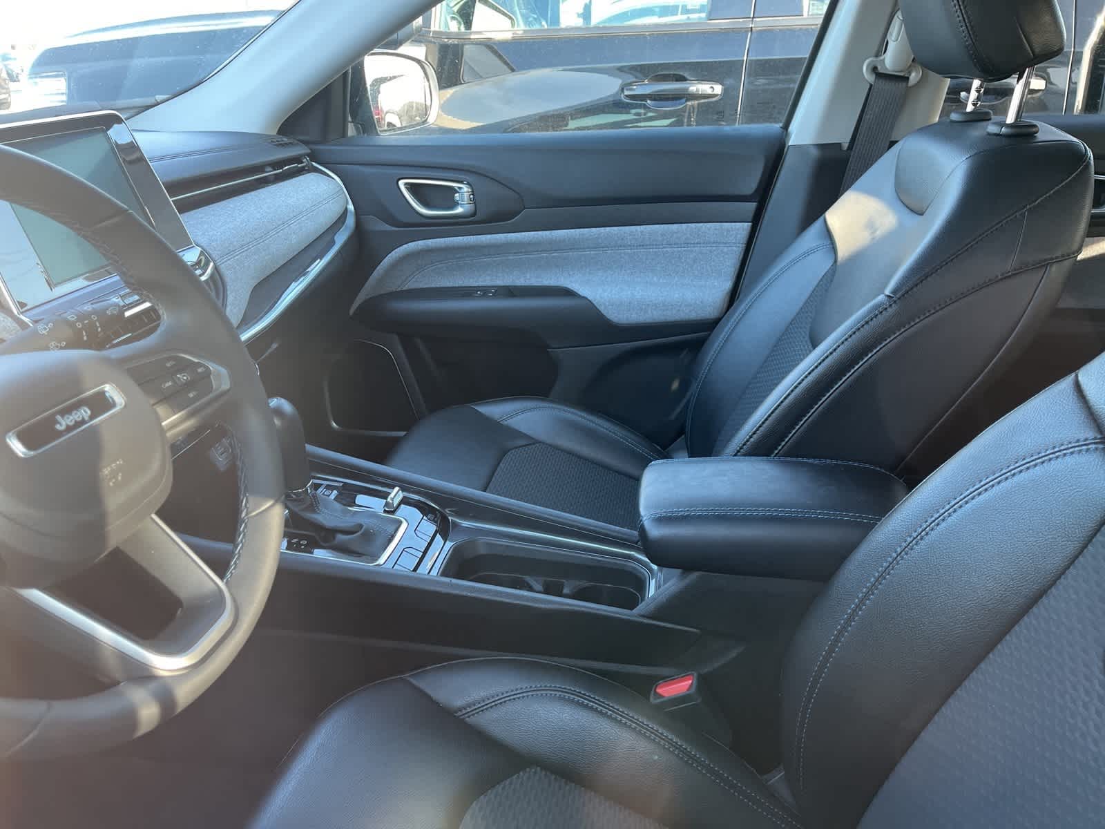 Thumbnail: 2022 Jeep Compass - 26