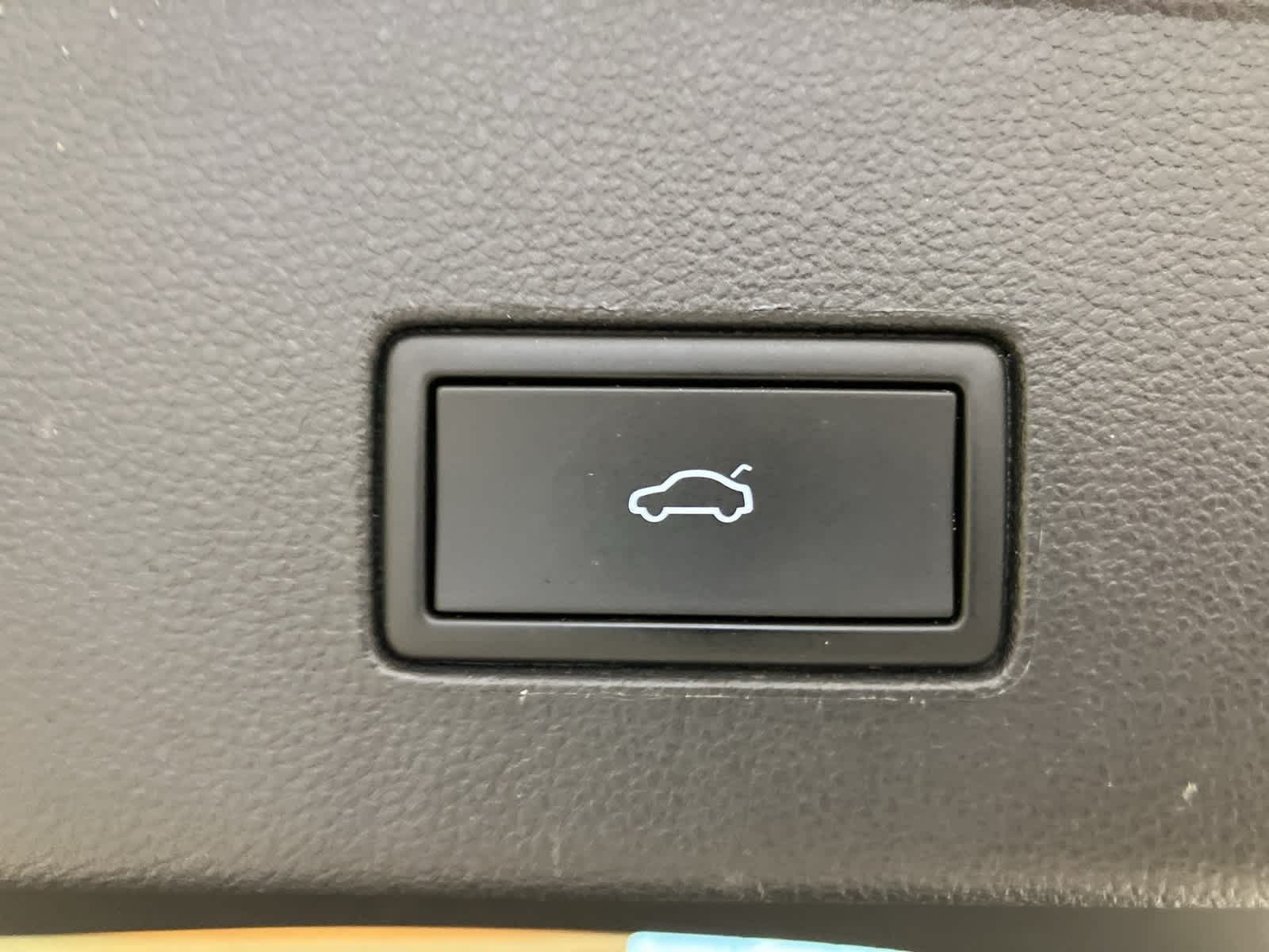 Thumbnail: 2023 Volkswagen Atlas - 33