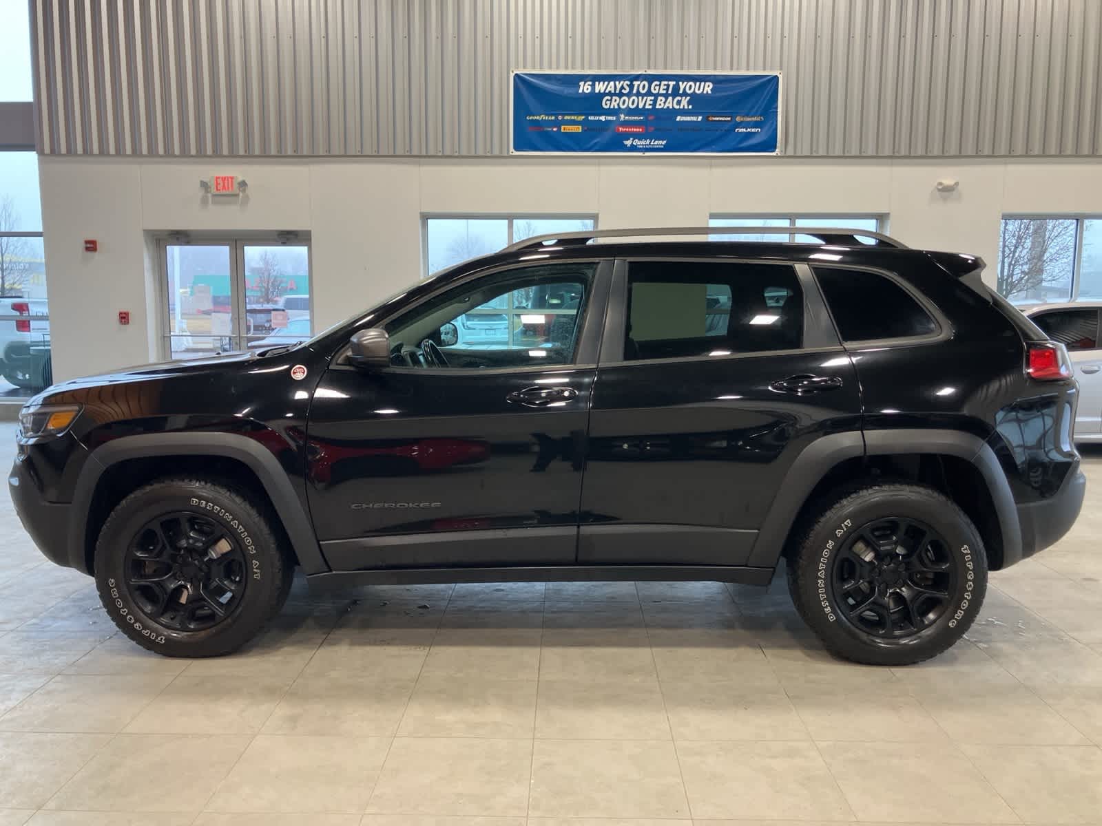 Thumbnail: 2021 Jeep Cherokee - 8