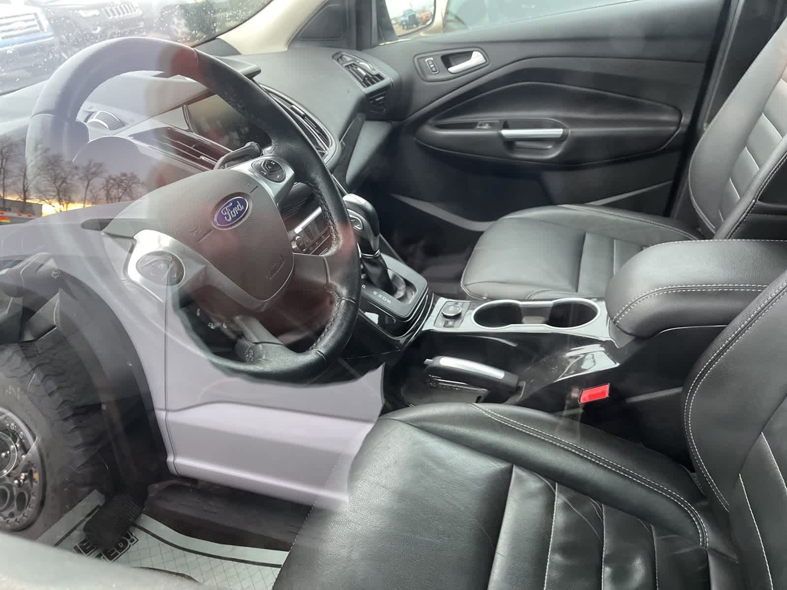 Thumbnail: 2015 Ford Escape - 28