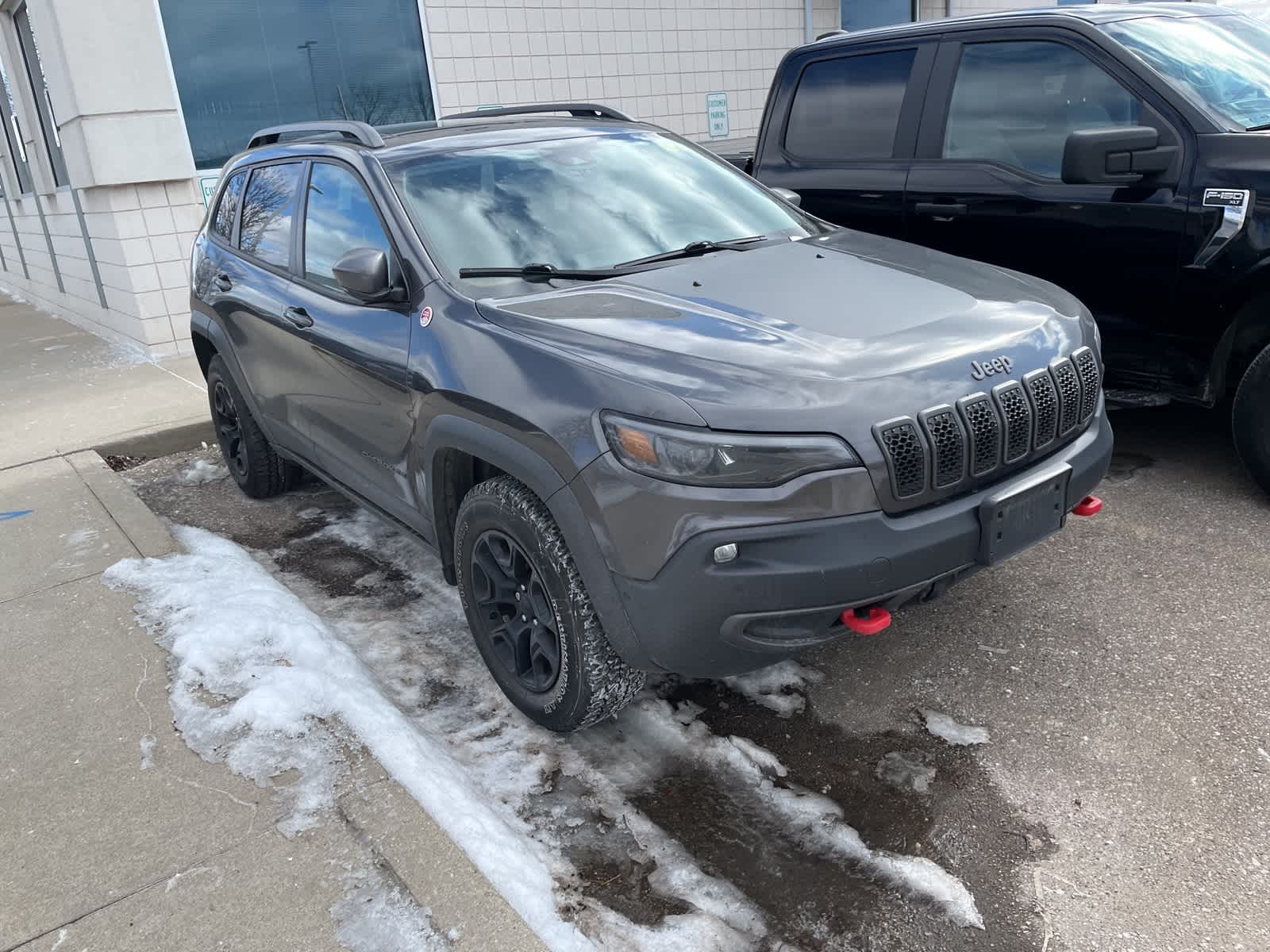 Thumbnail: 2020 Jeep Cherokee - 22