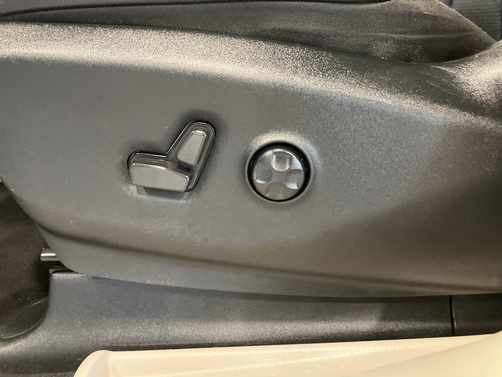 Thumbnail: 2022 Chrysler Pacifica - 12