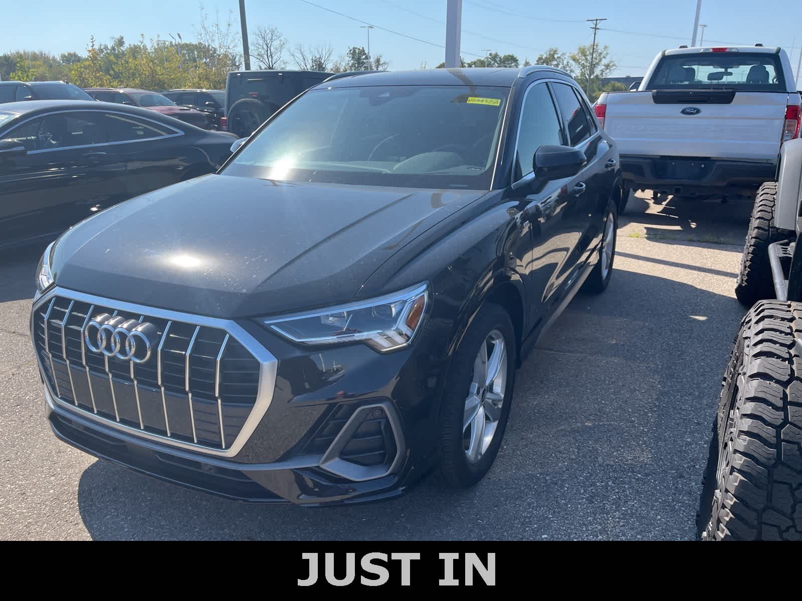 Thumbnail: 2022 Audi Q3 - 1