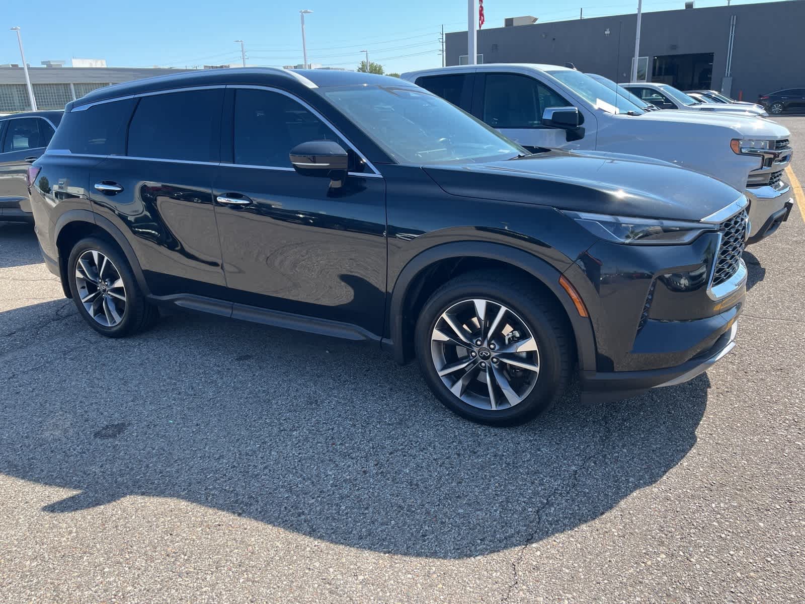 Thumbnail: 2022 INFINITI QX60 - 16