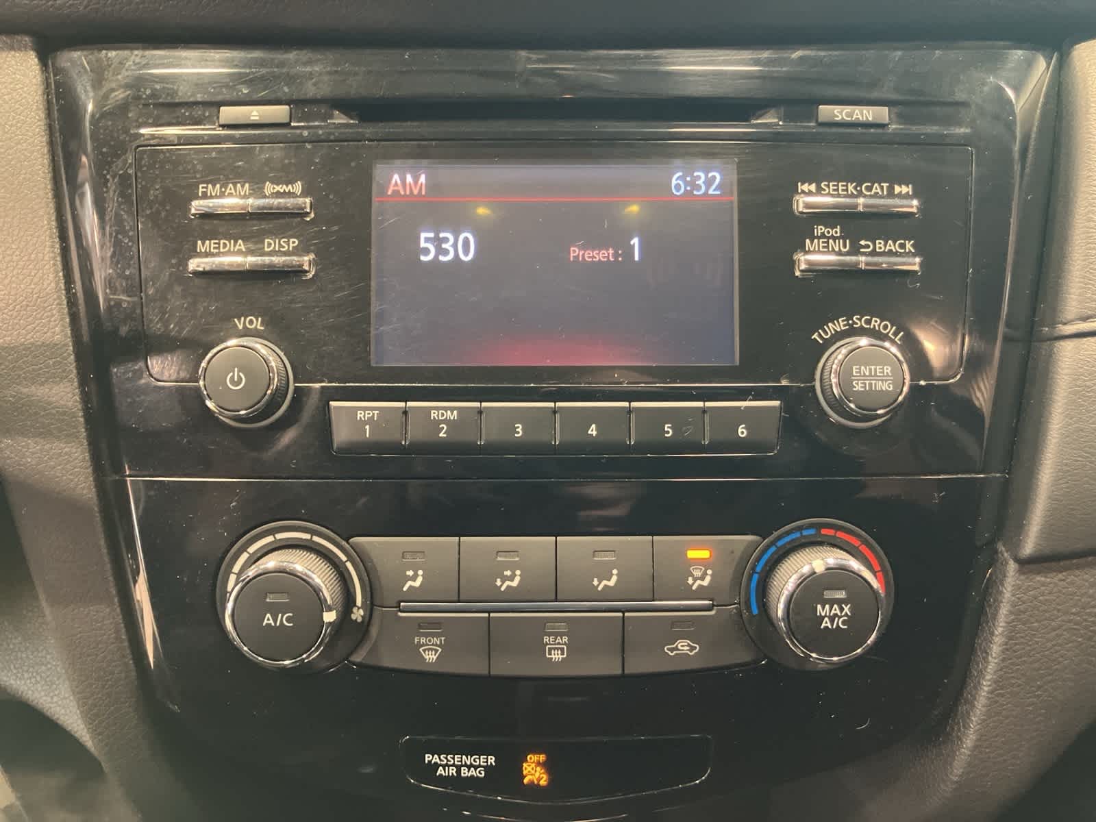 Thumbnail: 2017 Nissan Rogue - 18