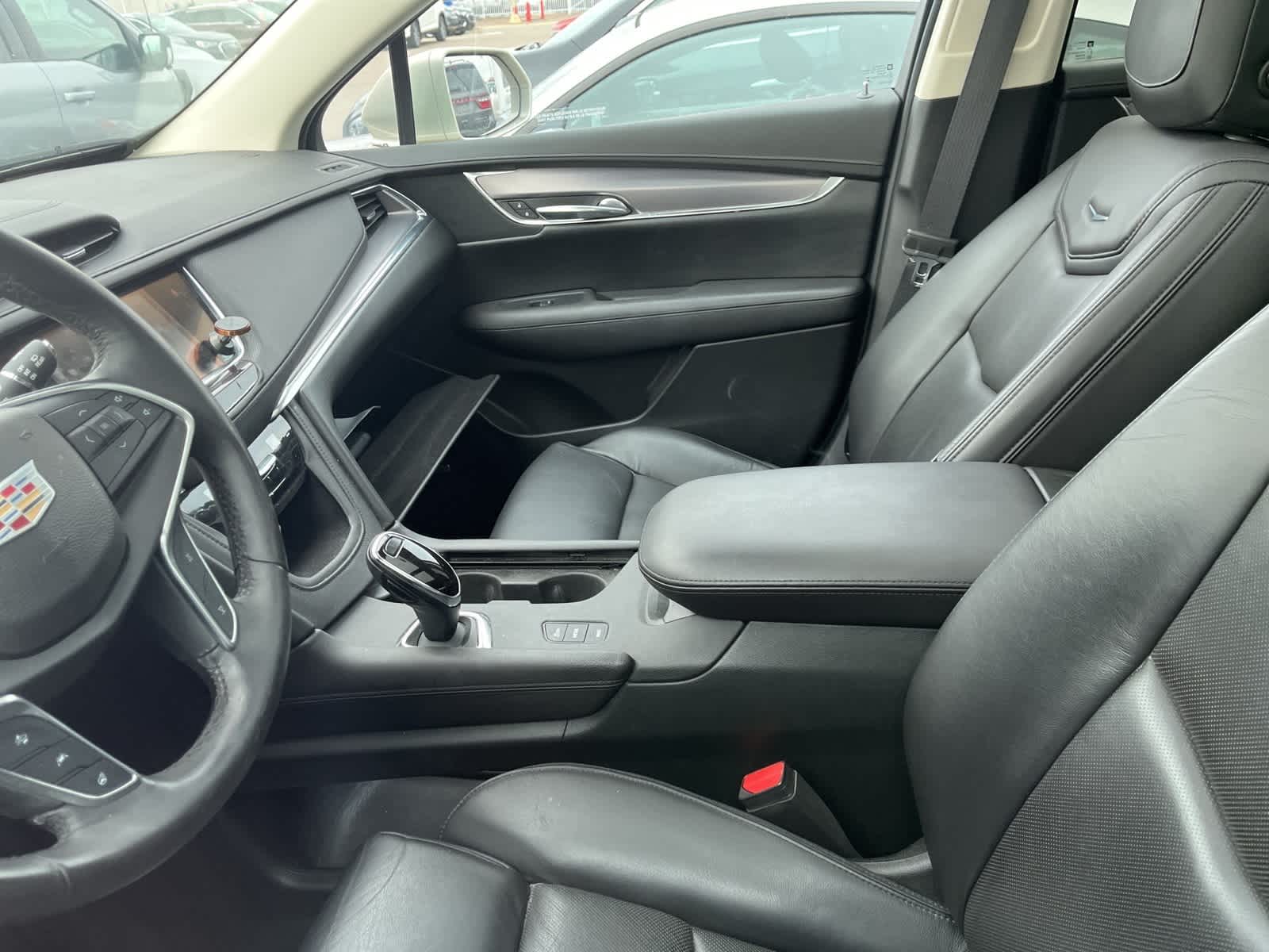 Thumbnail: 2017 Cadillac XT5 - 28