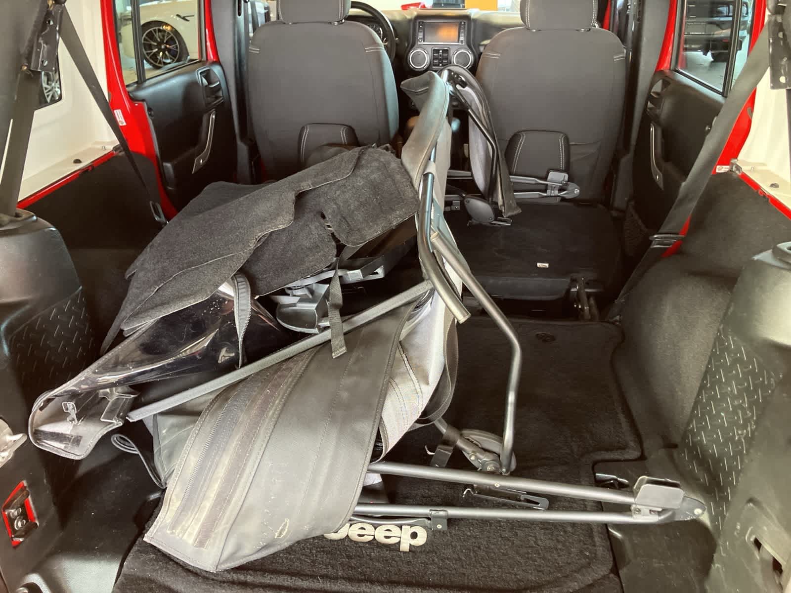 Thumbnail: 2017 Jeep Wrangler - 21